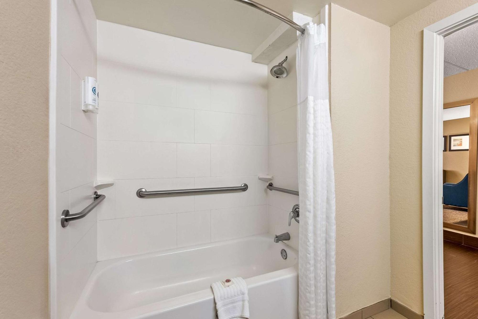 Comfort Inn & Suites Panama City - St Andrew Bagian luar foto
